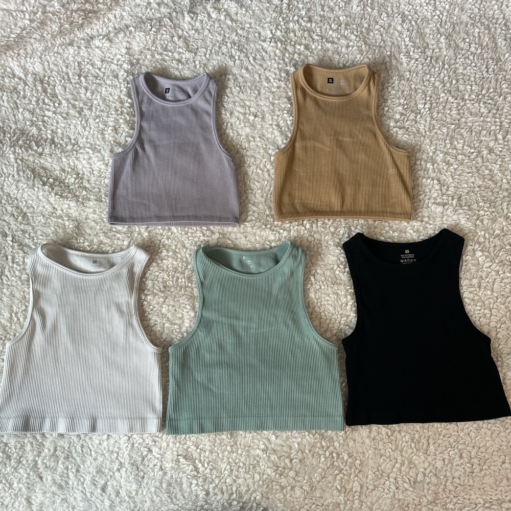 Set of 5 crop tops